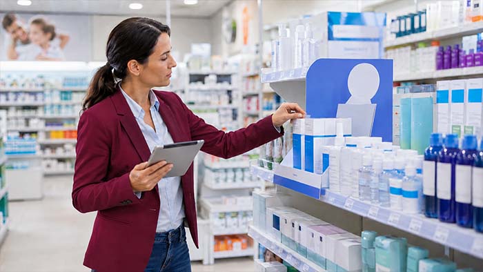 Apunto - Blog - El punto de venta sigue necesitando personas - Sector Farma - OTC